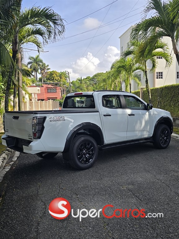 2027 Isuzu DMAX LSE — foto 4 / 8