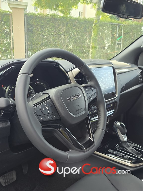 2027 Isuzu DMAX LSE — foto 5 / 8