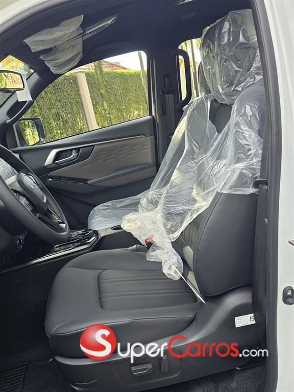 2027 Isuzu DMAX LSE — foto 6 / 8