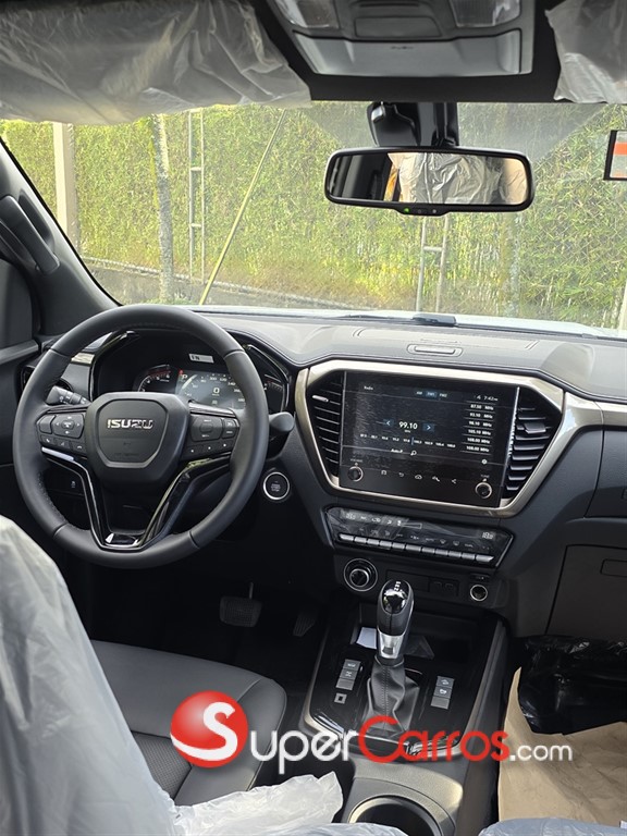 2027 Isuzu DMAX LSE — foto 7 / 8