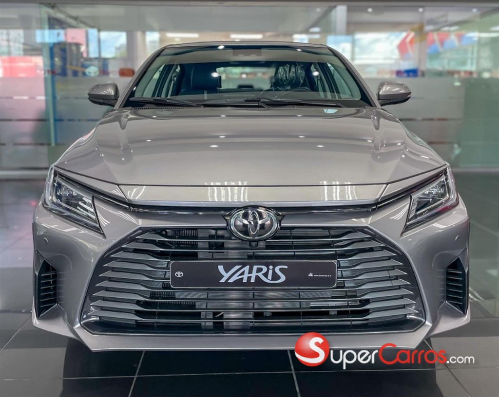 2027 Toyota Yaris — foto 2 / 10