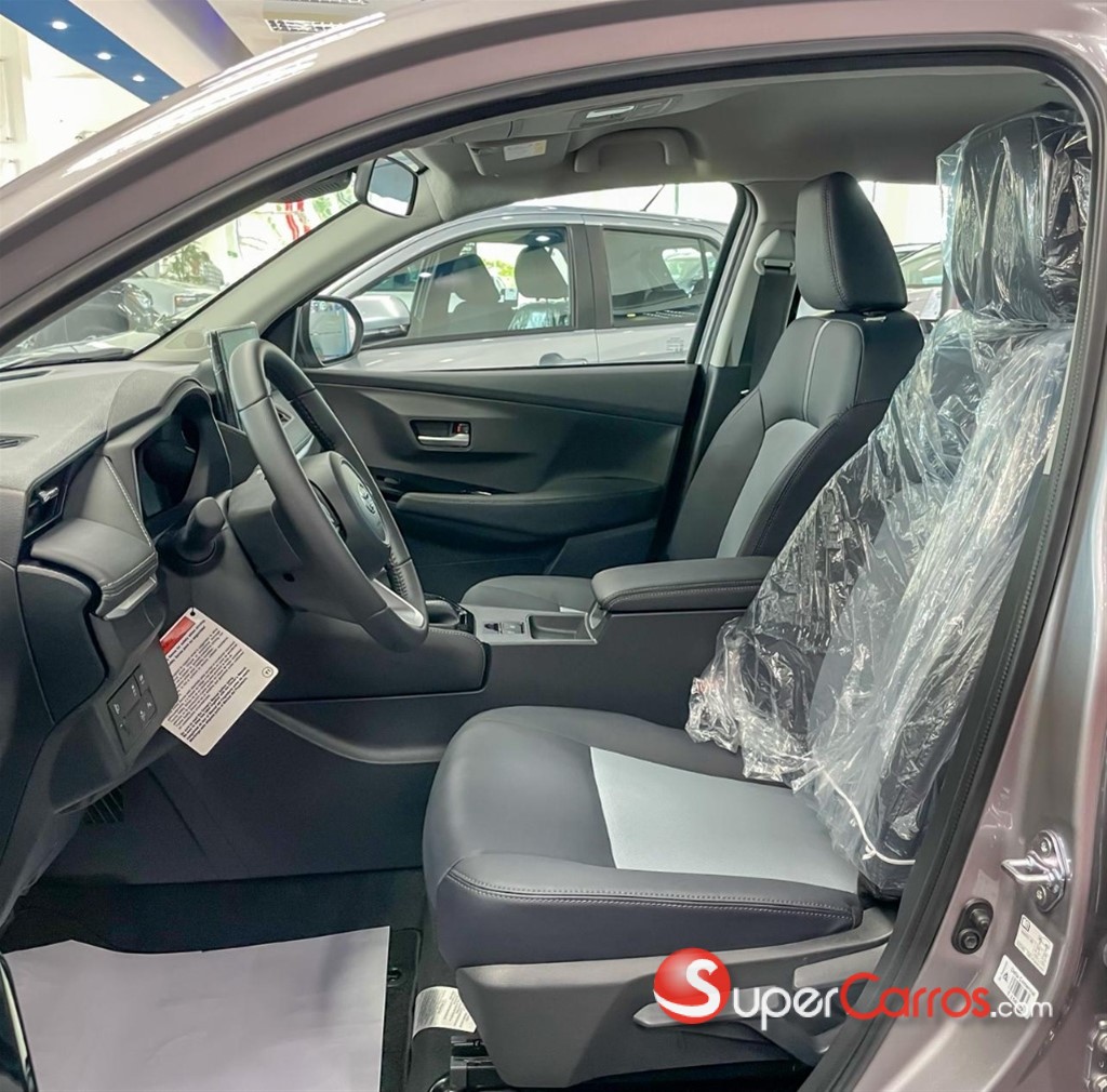 2027 Toyota Yaris — foto 5 / 10