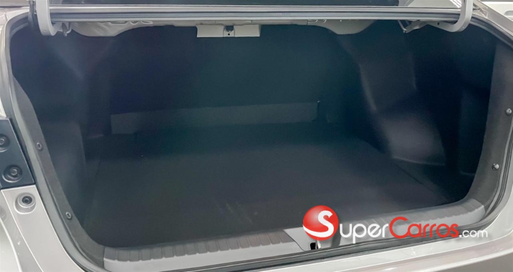 2027 Toyota Yaris — foto 8 / 10