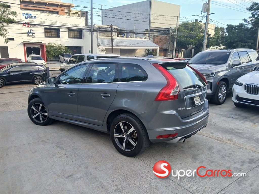 2017 Volvo XC60 T5 R Design — foto 6 / 10