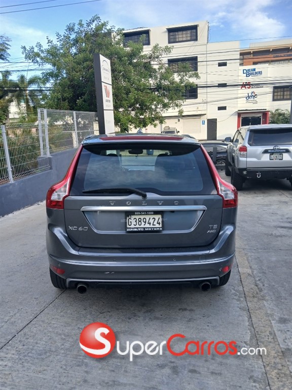 2017 Volvo XC60 T5 R Design — foto 7 / 10