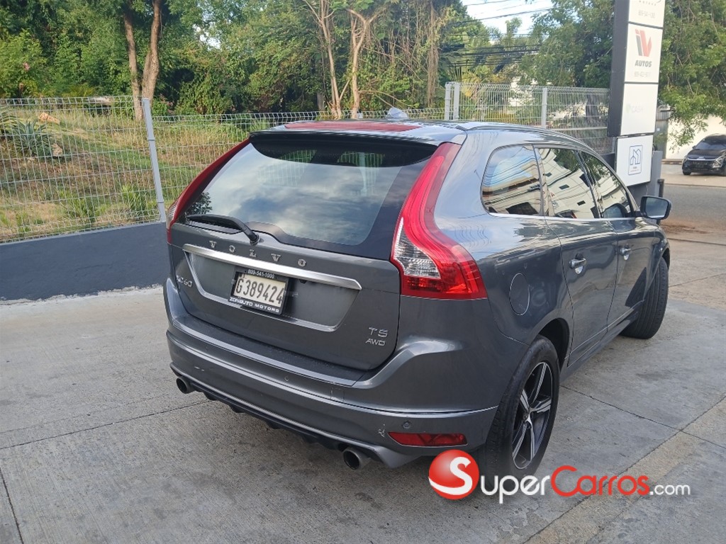 2017 Volvo XC60 T5 R Design — foto 8 / 10