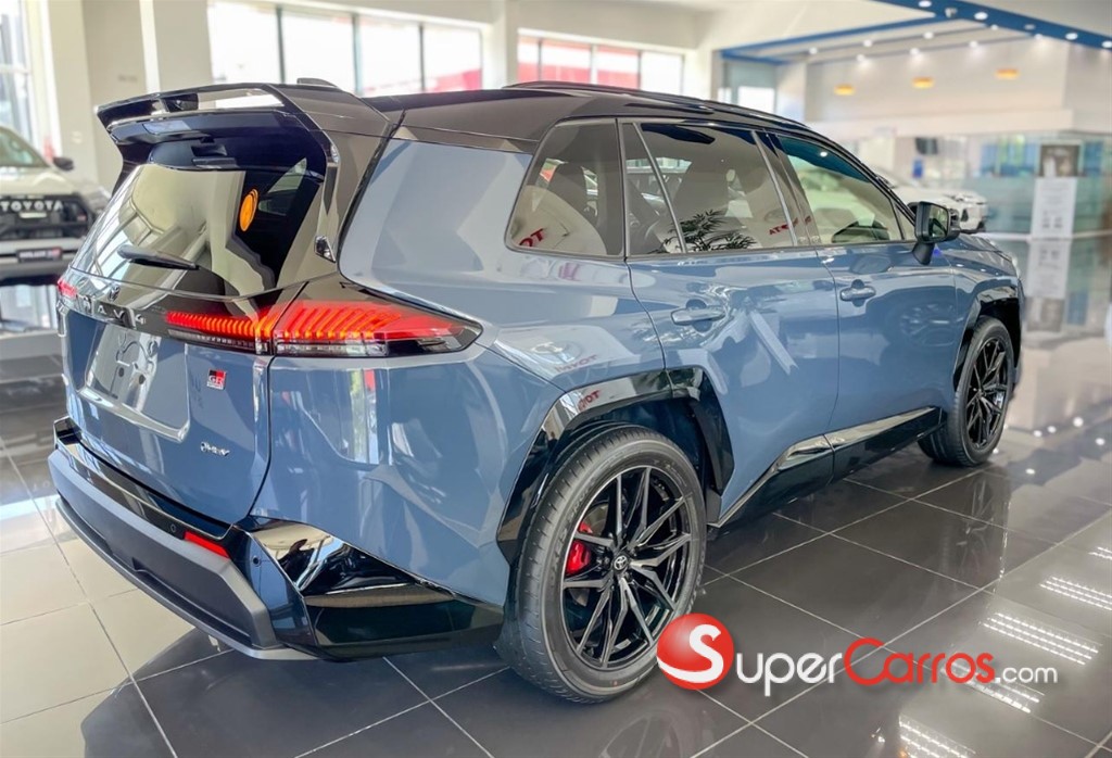 2027 Toyota RAV4 GR Sport — foto 3 / 11
