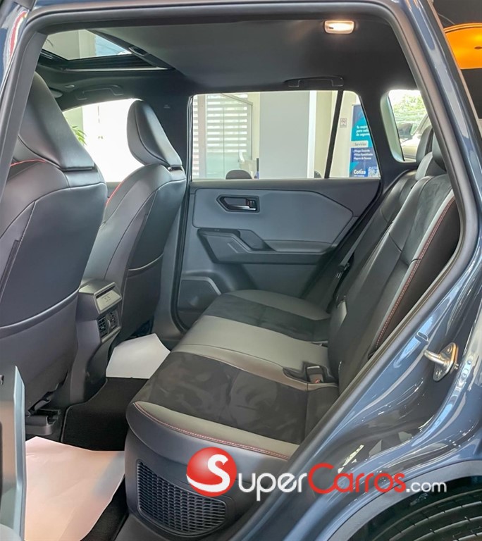 2027 Toyota RAV4 GR Sport — foto 7 / 11