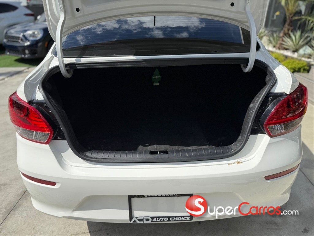2025 Kia Soluto LX — foto 7 / 12