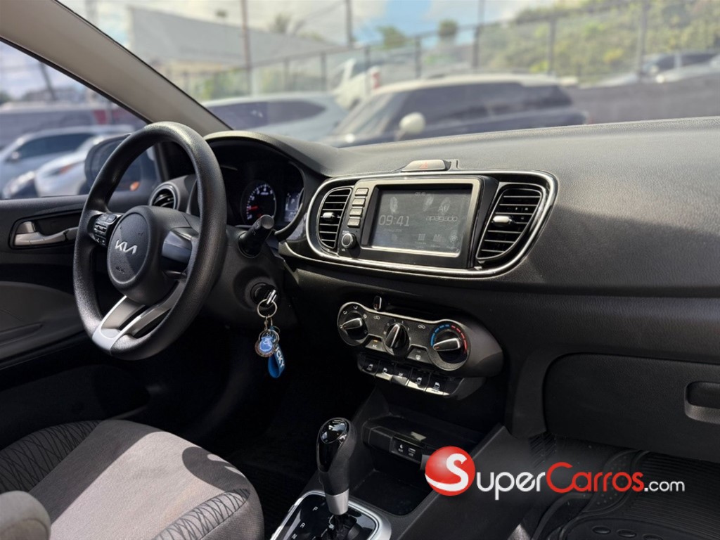 2025 Kia Soluto LX — foto 8 / 12