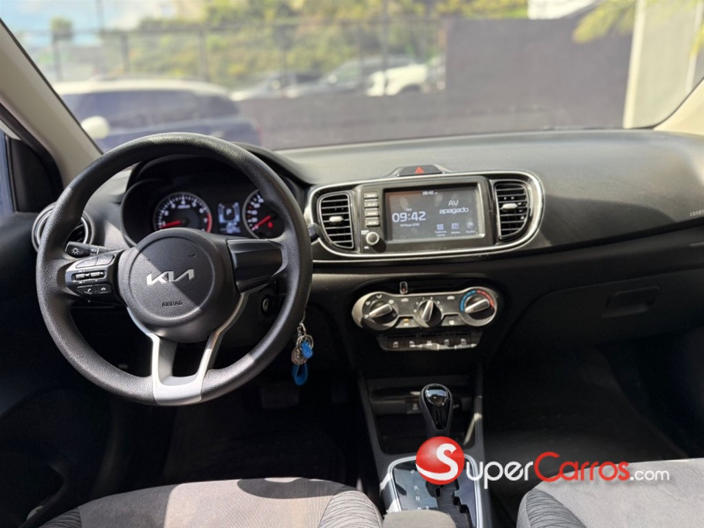 2025 Kia Soluto LX — foto 9 / 12