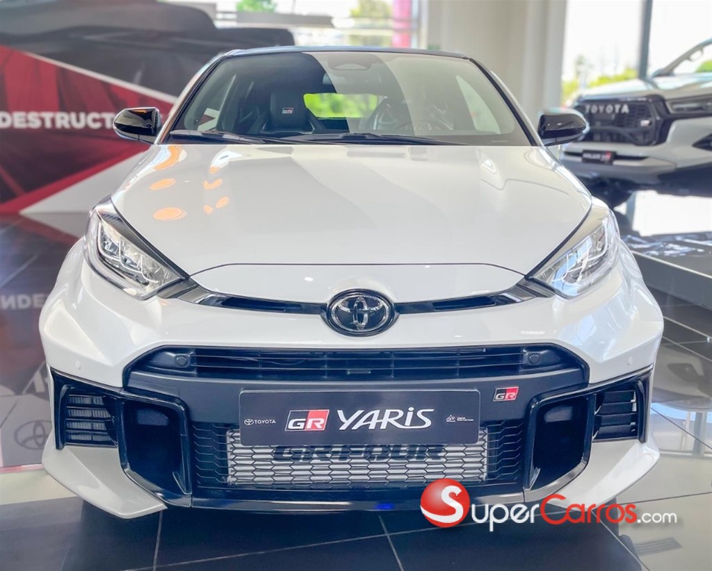 2027 Toyota Yaris GR — foto 2 / 12