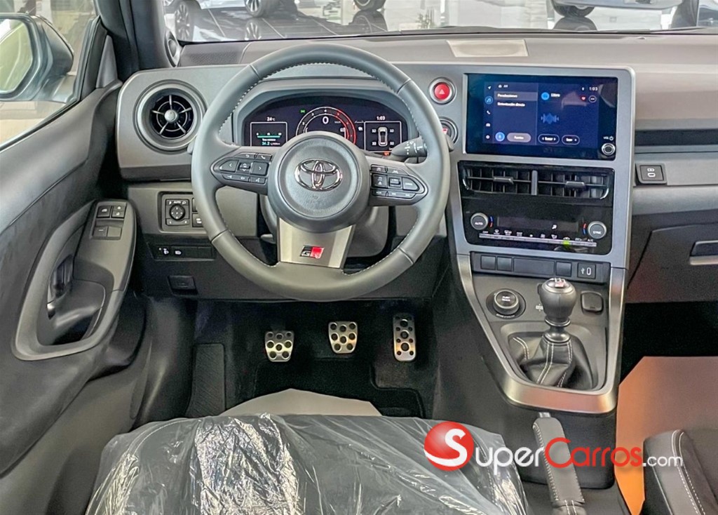 2027 Toyota Yaris GR — foto 8 / 12