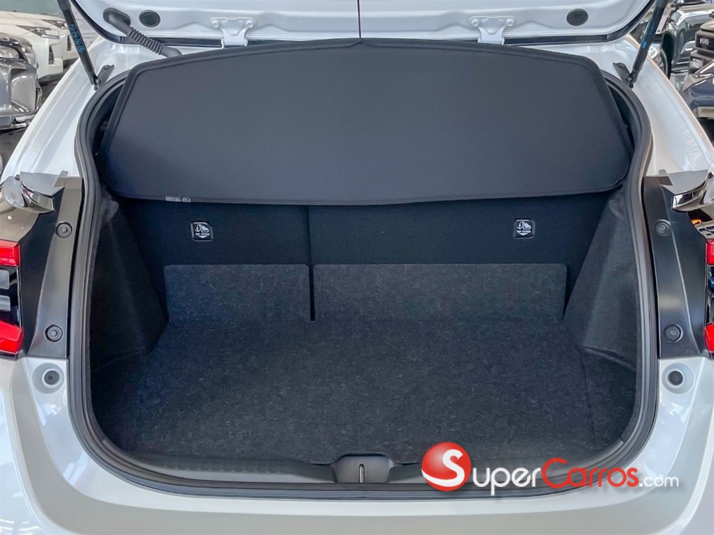 2027 Toyota Yaris GR — foto 9 / 12