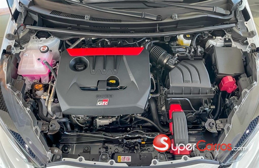 2027 Toyota Yaris GR — foto 12 / 12