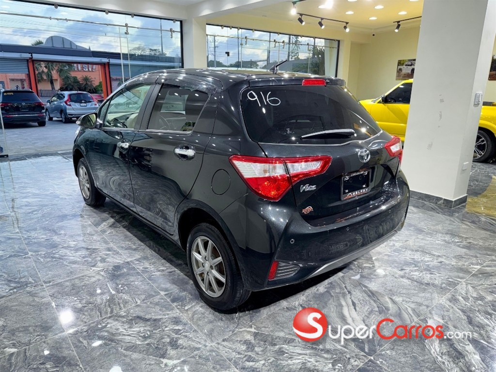 2020 Toyota VITZ — foto 4 / 12