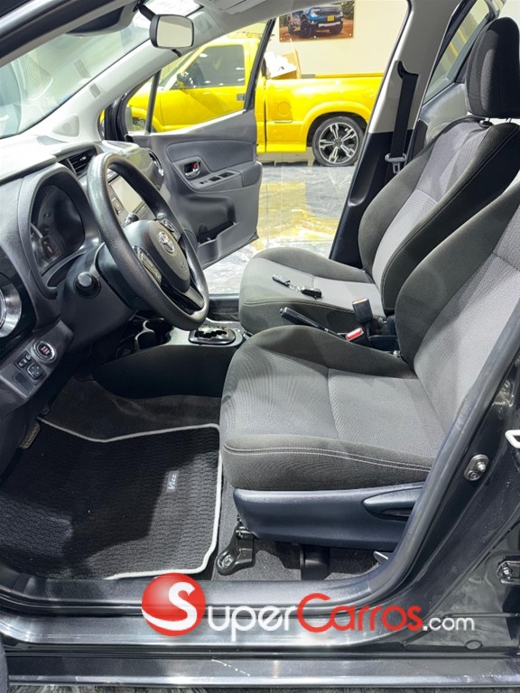 2020 Toyota VITZ — foto 7 / 12