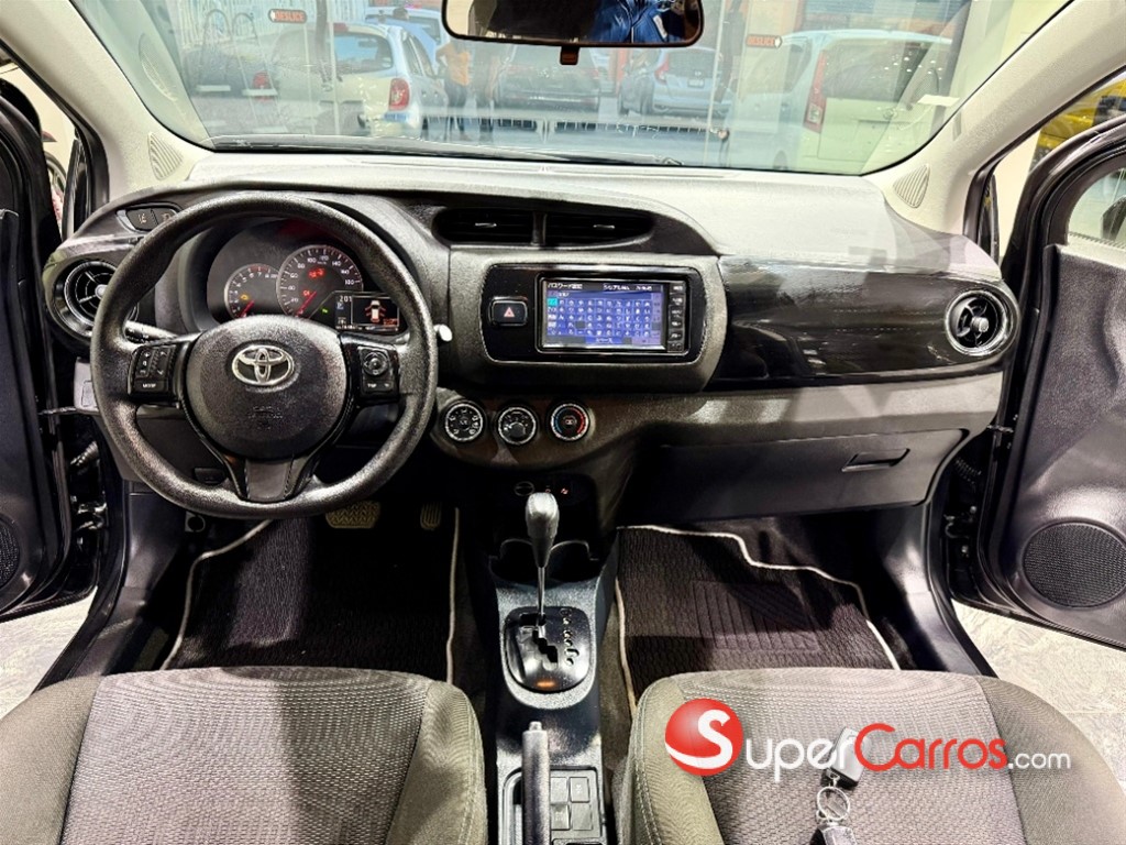 2020 Toyota VITZ — foto 9 / 12