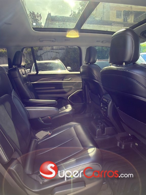 2021 Jeep Grand Cherokee L Limited — foto 9 / 12