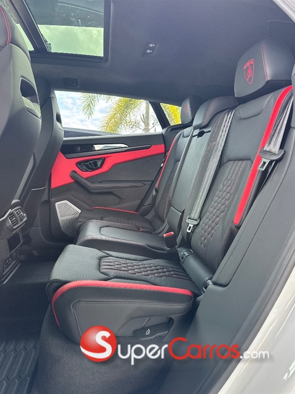 2025 Lamborghini Urus — foto 3 / 11