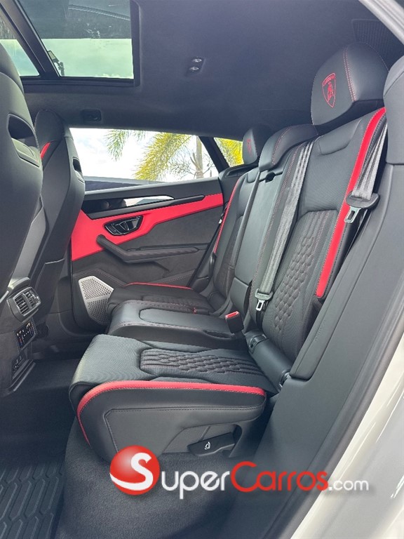 2025 Lamborghini Urus — foto 6 / 11