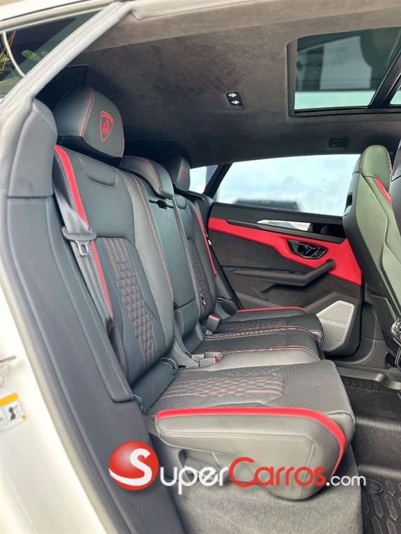 2025 Lamborghini Urus — foto 7 / 11