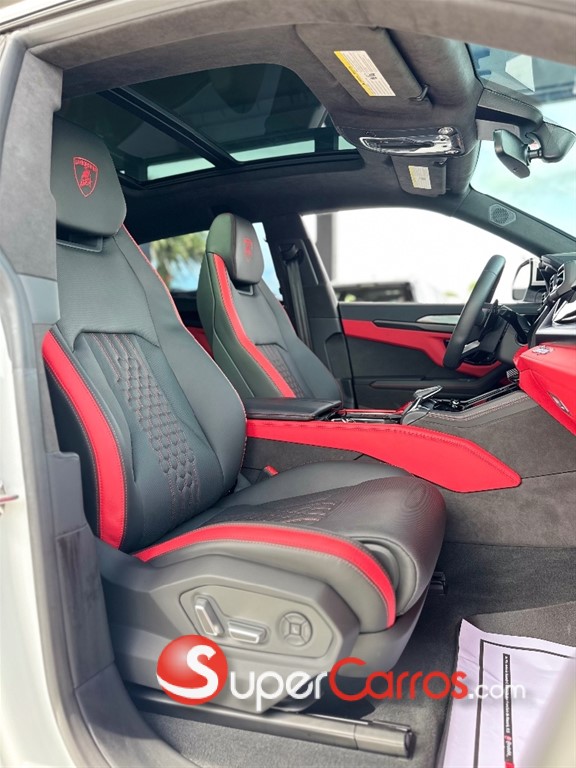 2025 Lamborghini Urus — foto 8 / 11