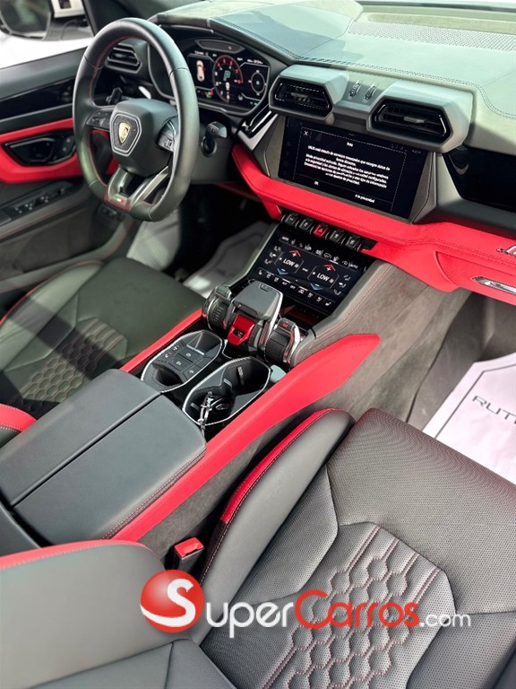 2025 Lamborghini Urus — foto 9 / 11
