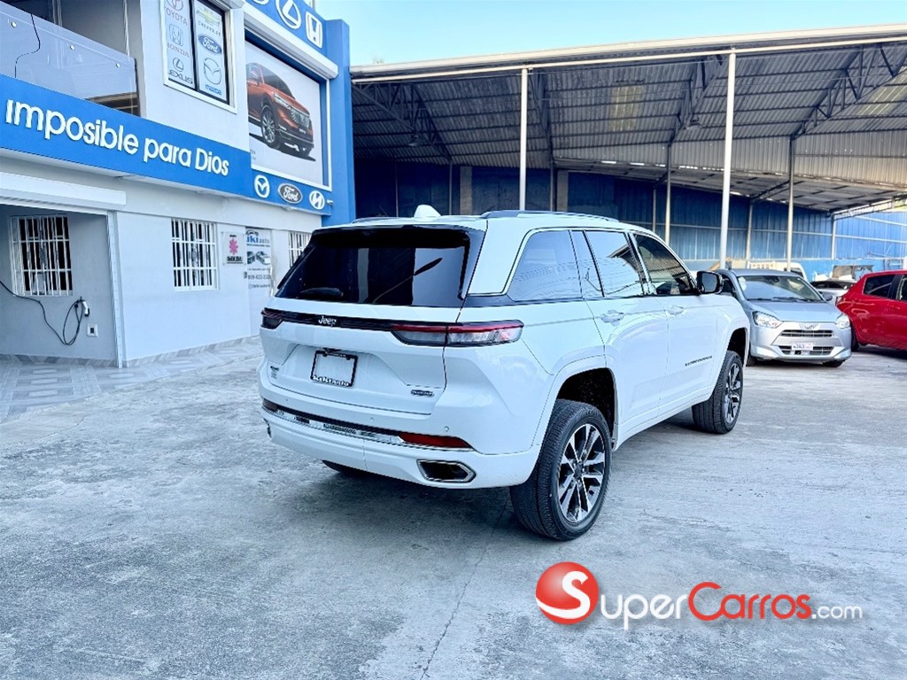 2022 Jeep Grand Cherokee Overland — foto 3 / 12