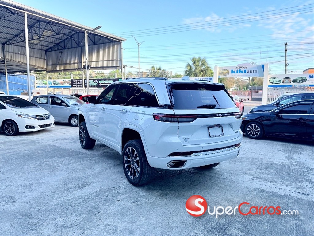 2022 Jeep Grand Cherokee Overland — foto 4 / 12