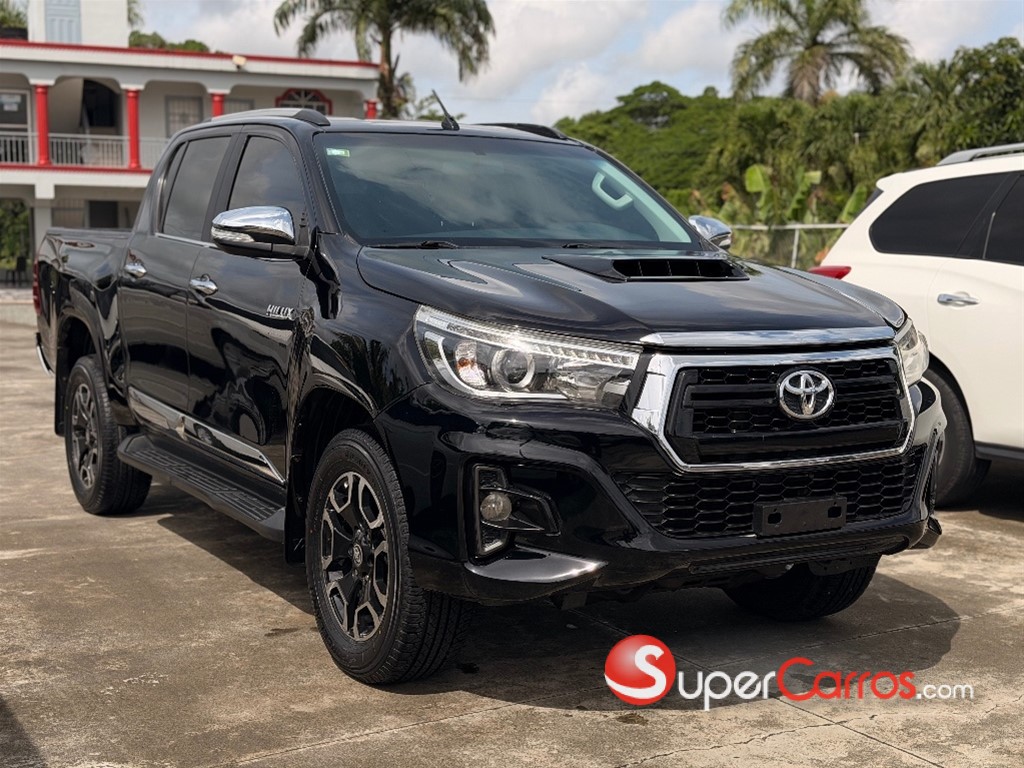 2018 Toyota Hilux Limited — foto 2 / 10
