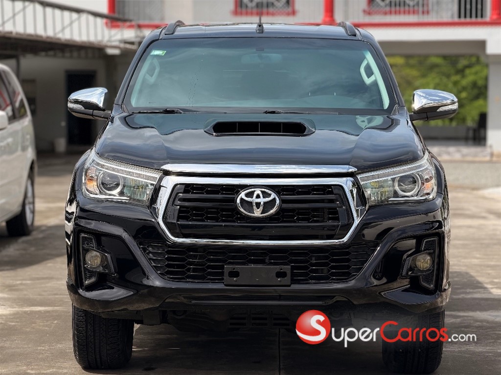 2018 Toyota Hilux Limited — foto 3 / 10