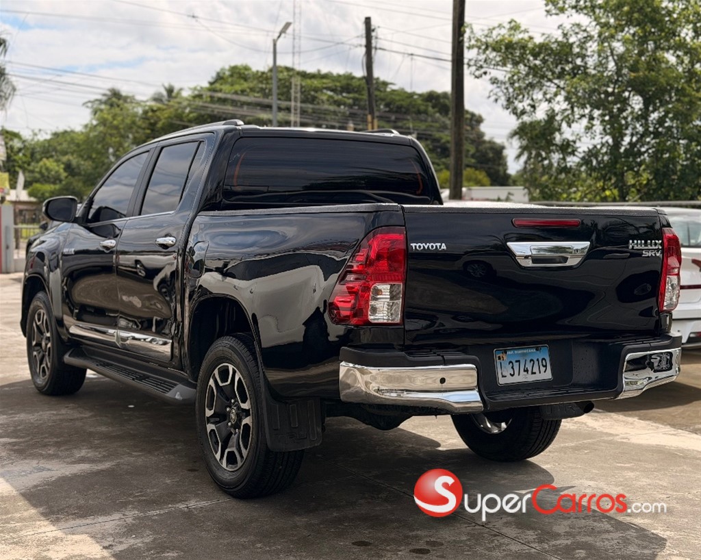 2018 Toyota Hilux Limited — foto 6 / 10
