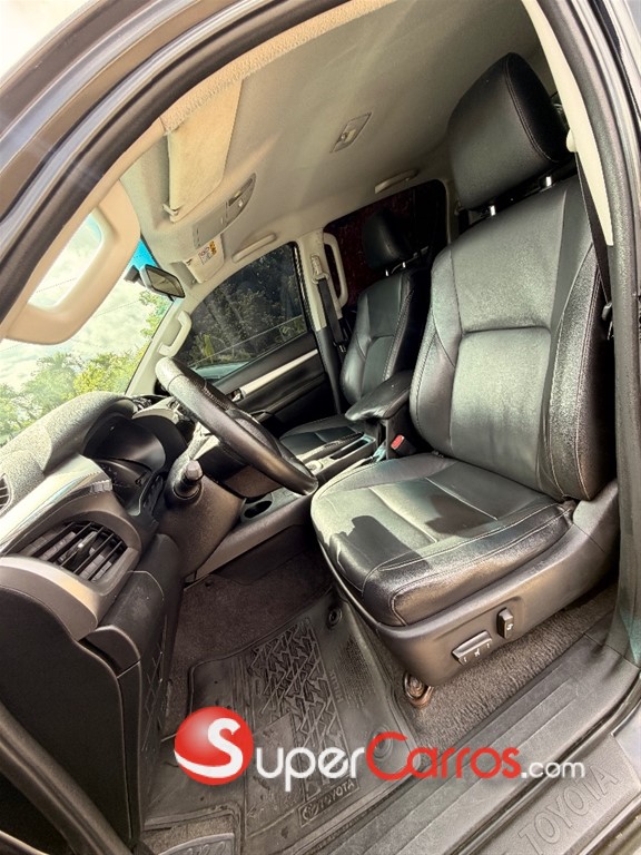 2018 Toyota Hilux Limited — foto 7 / 10