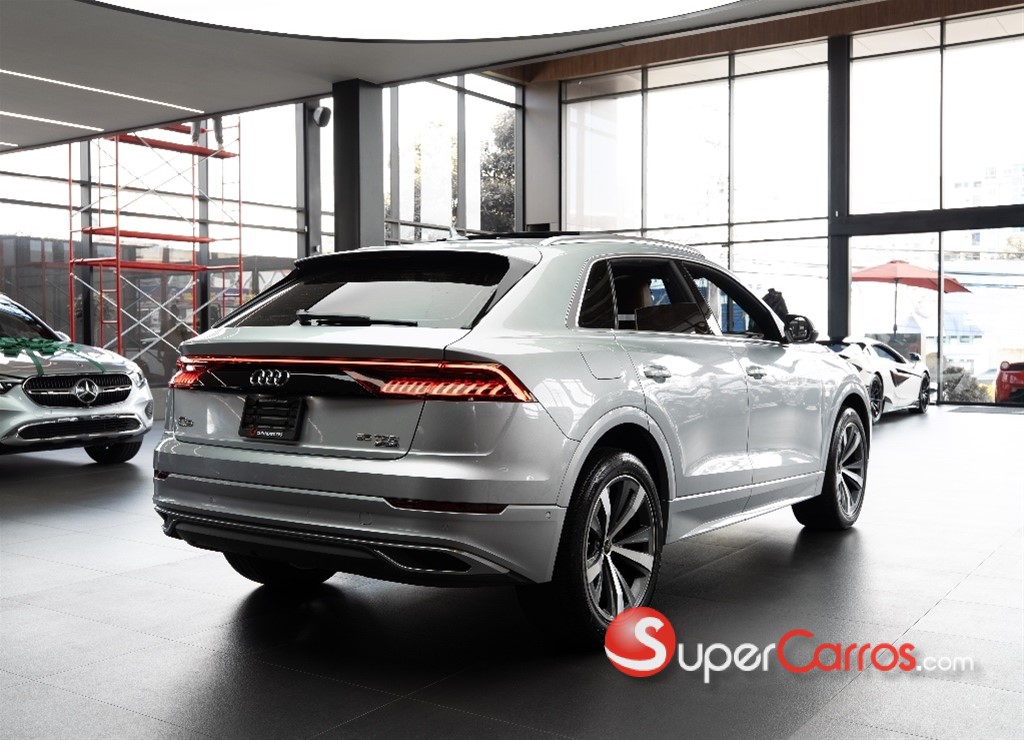 2022 Audi Q8 — foto 2 / 12
