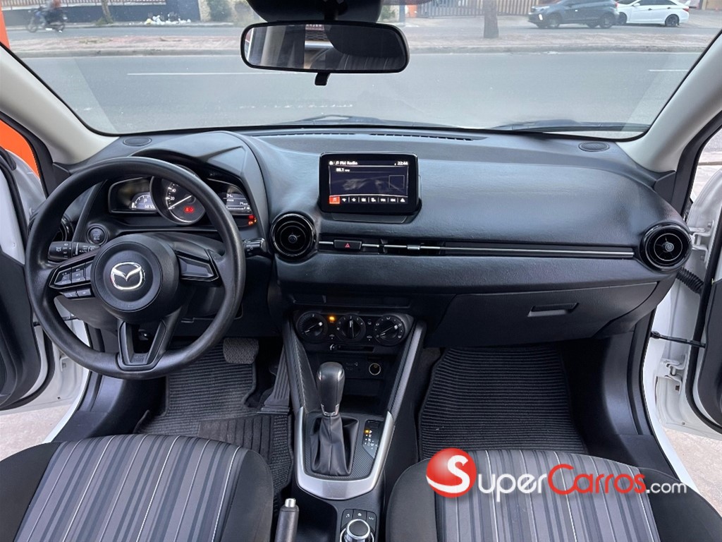 2021 Mazda 2 — foto 9 / 11