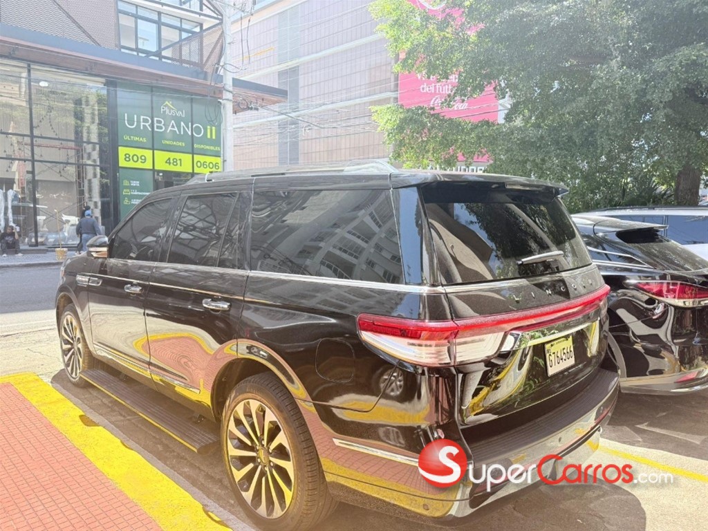 2024 Lincoln Navigator Reserve II — foto 2 / 4