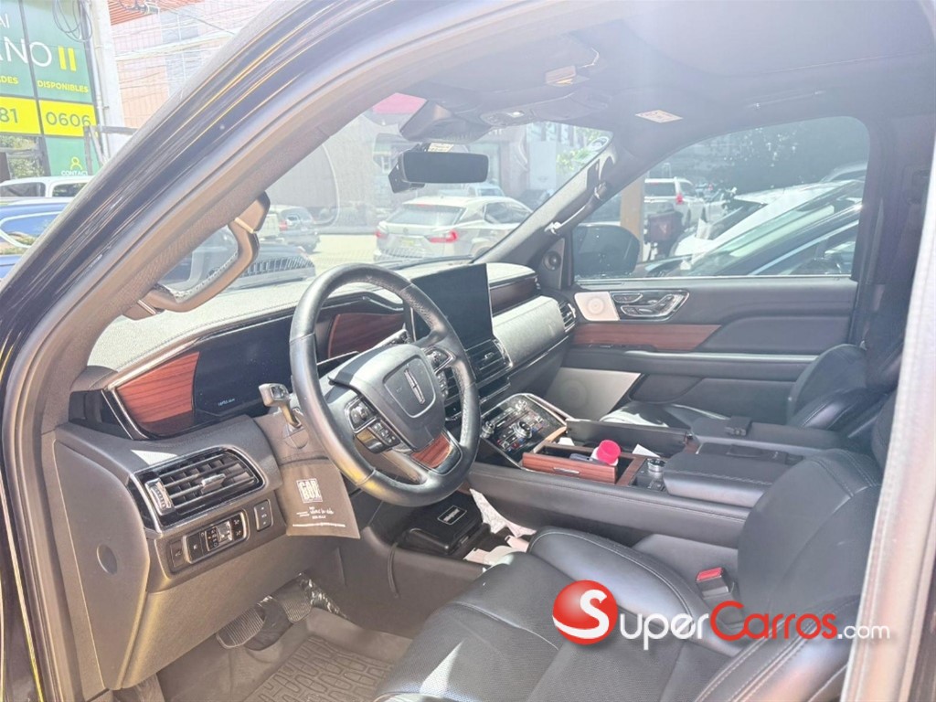 2024 Lincoln Navigator Reserve II — foto 3 / 4