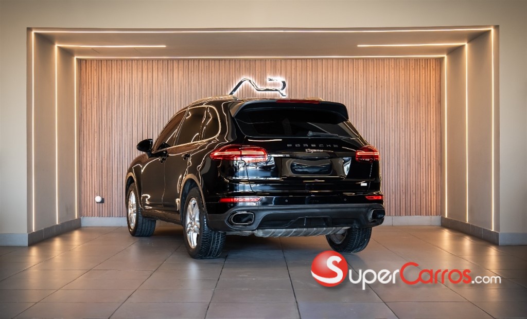 2016 Porsche Cayenne — foto 4 / 9