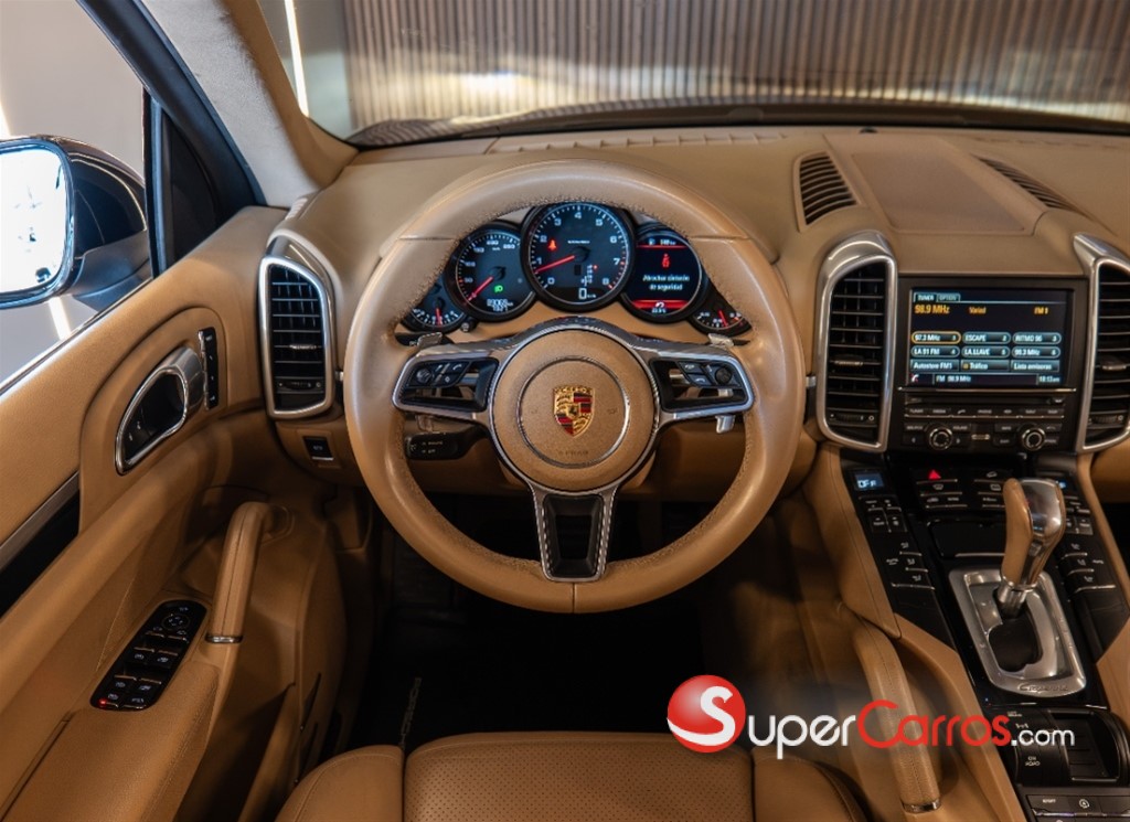 2016 Porsche Cayenne — foto 6 / 9