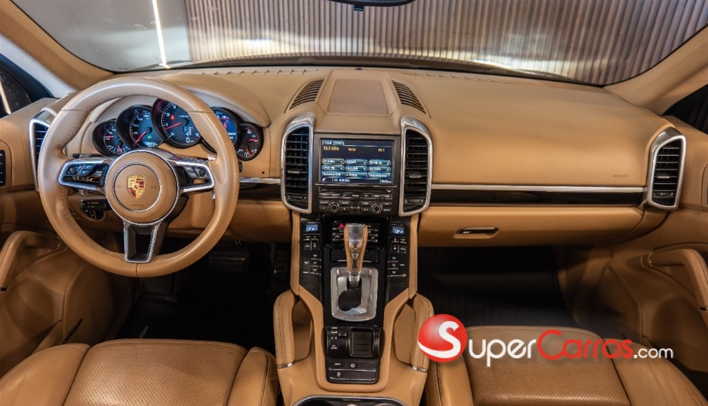 2016 Porsche Cayenne — foto 7 / 9