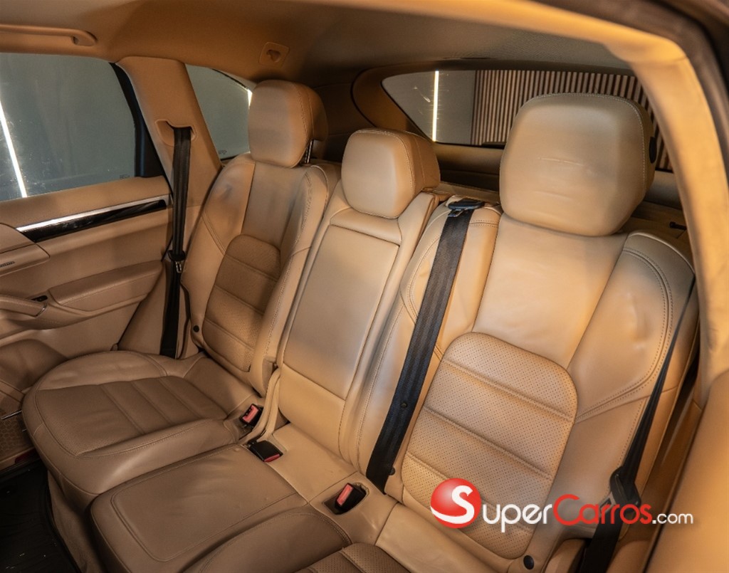 2016 Porsche Cayenne — foto 9 / 9
