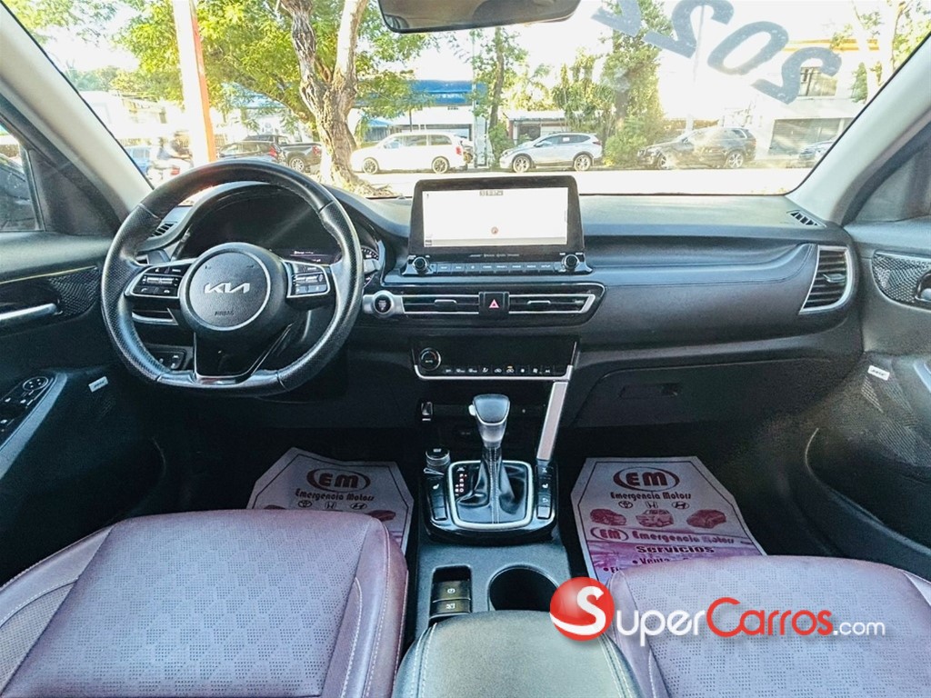 2022 Kia Seltos SX — foto 8 / 10