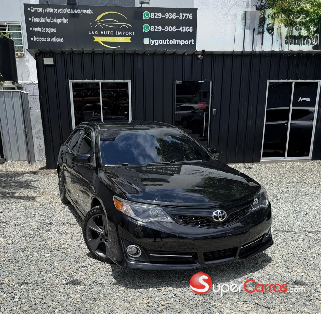 2014 Toyota Camry SE