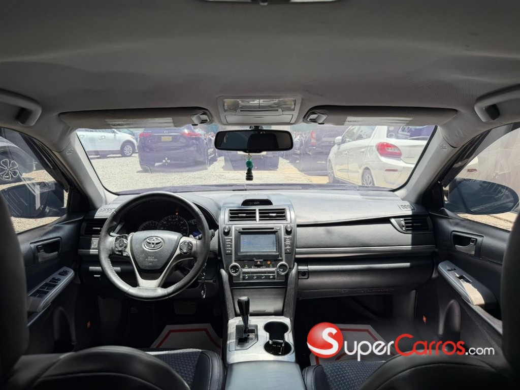 2014 Toyota Camry SE — foto 9 / 9