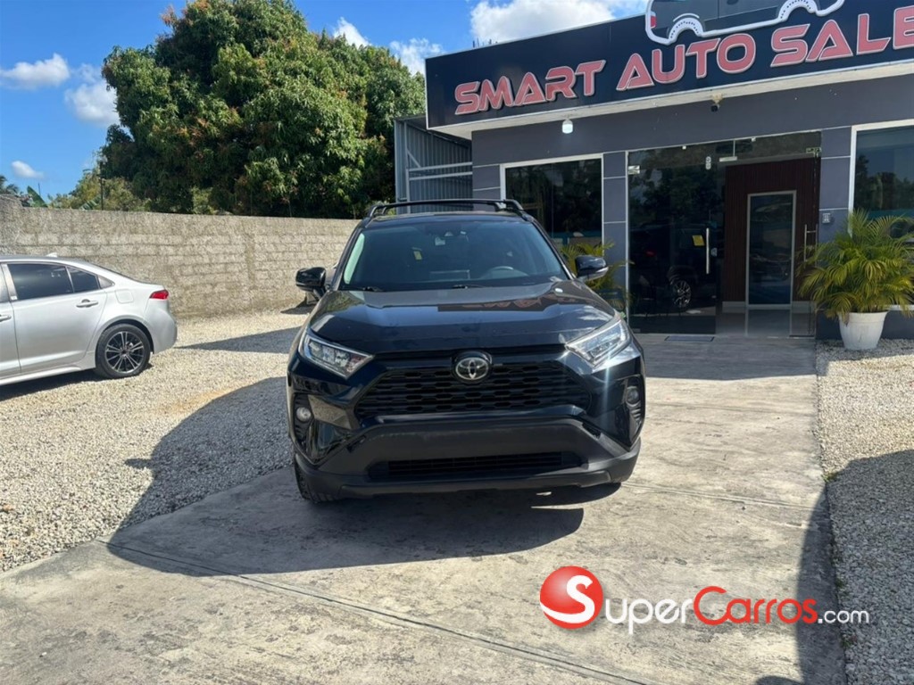 2020 Toyota RAV4 XLE