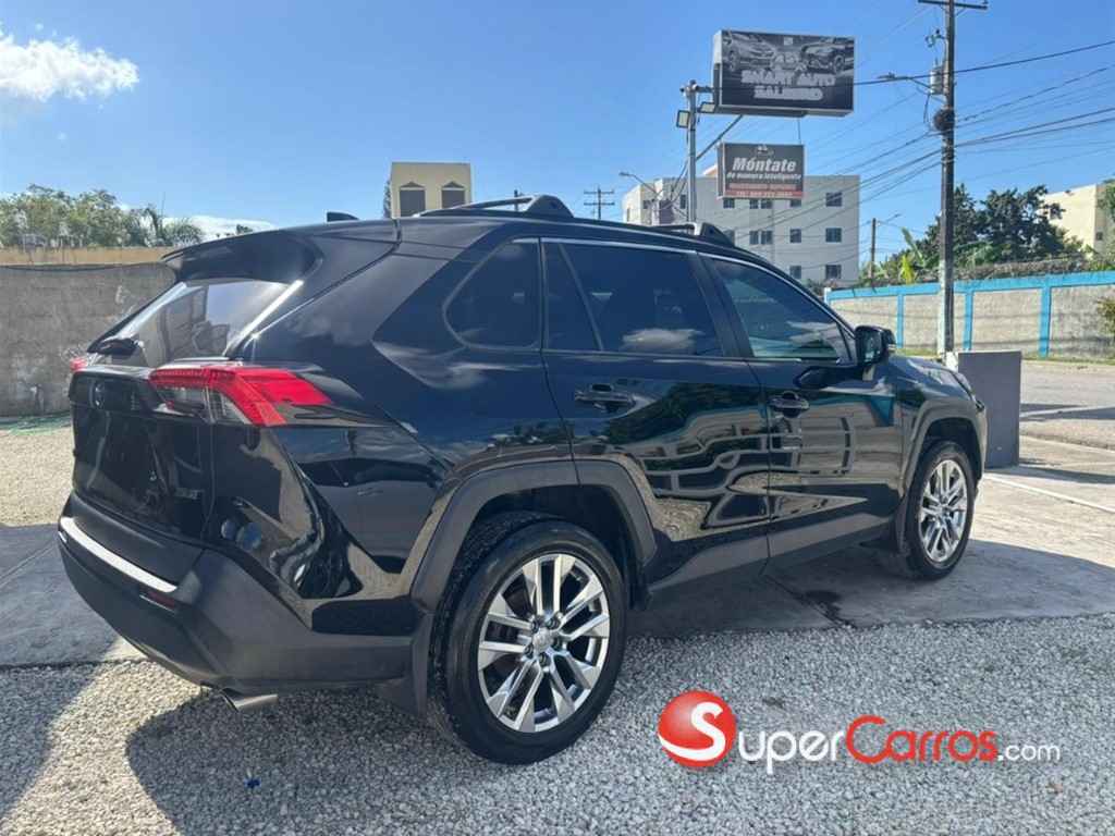 2020 Toyota RAV4 XLE — foto 4 / 10