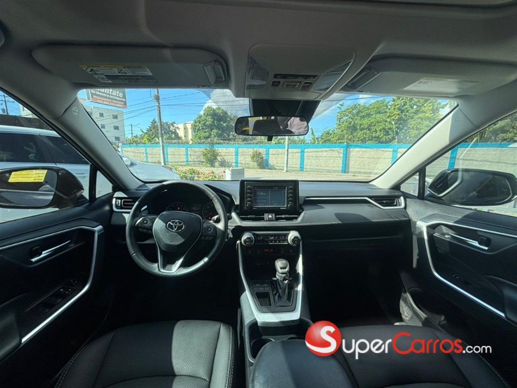 2020 Toyota RAV4 XLE — foto 5 / 10