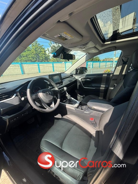 2020 Toyota RAV4 XLE — foto 6 / 10