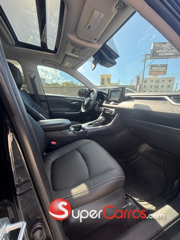 2020 Toyota RAV4 XLE — foto 7 / 10